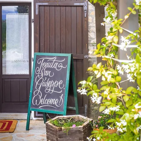 Country house Tenuta San Giuseppe *